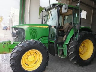 Tractor John Deere 6220