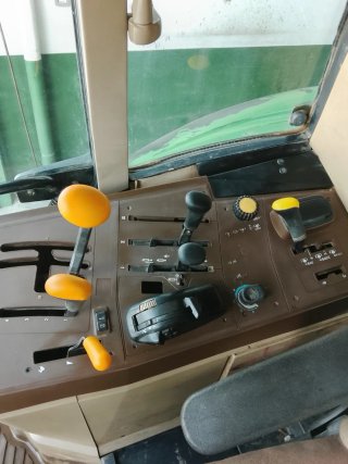 Tractor John Deere 6220