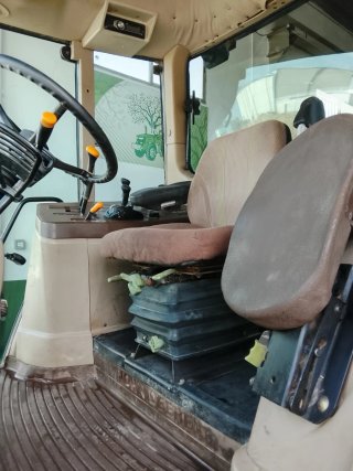 Tractor John Deere 6220