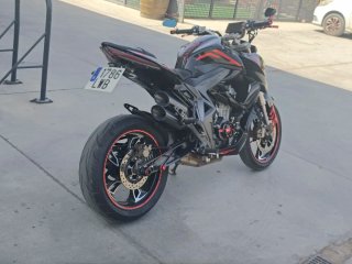 Zontes 310R Negra y Roja - Full Equipada