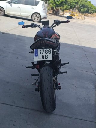 Zontes 310R Negra y Roja - Full Equipada