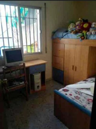Vivienda y local comercial