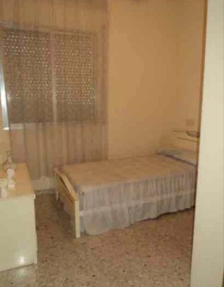 Vivienda y local comercial