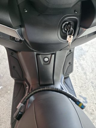Yamaha XMAX 400 Gris