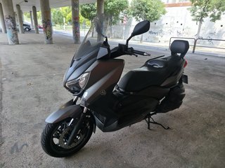 Yamaha XMAX 400 Gris