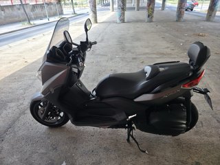 Yamaha XMAX 400 Gris