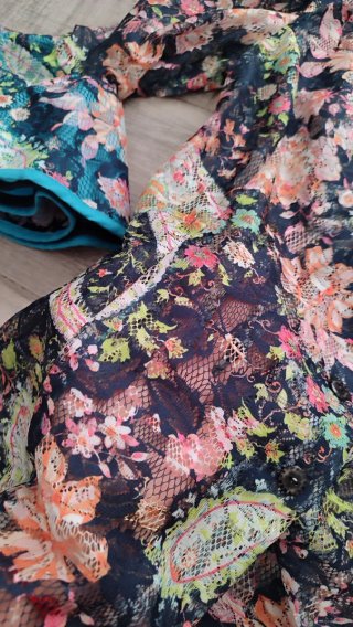 Camisa flamenca y flor a juego