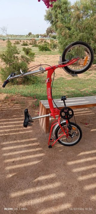Bicicleta plegable roja 16