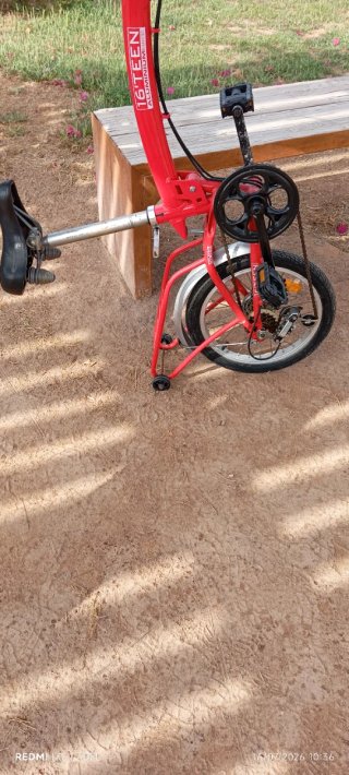 Bicicleta plegable roja 16