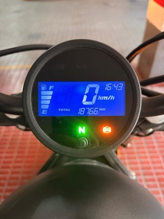 Honda Rebel CMX 500 Negra con portamaletas Givi