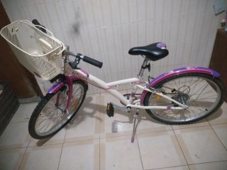 Bicicleta BTWIN, 24 pulgadas com nueva