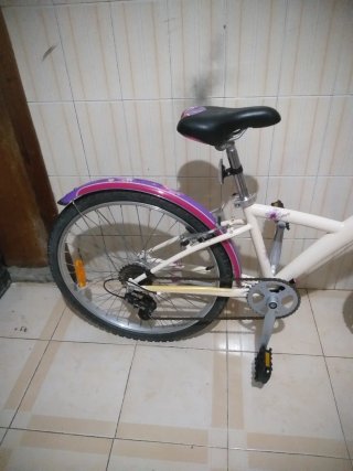 Bicicleta BTWIN, 24 pulgadas com nueva