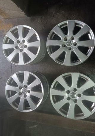 Toyota 135799 llanta avensis (t27)