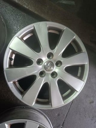 Toyota 135799 llanta avensis (t27)