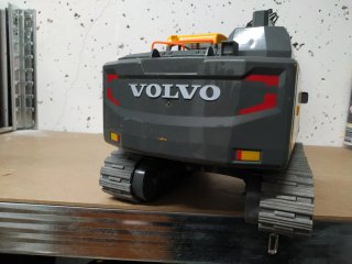 Retroexcavadora RC Volvo EC160E Carson