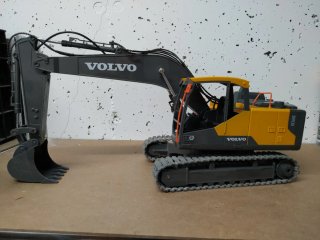 Retroexcavadora RC Volvo EC160E Carson