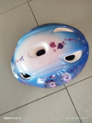 Casco Frozen Patines. Se venden juntos