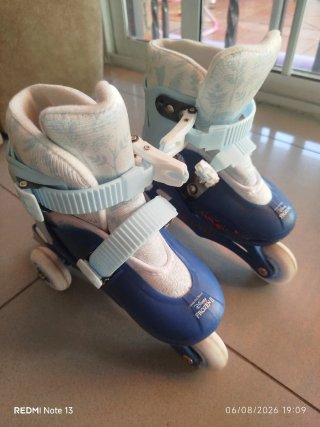 Casco Frozen Patines. Se venden juntos