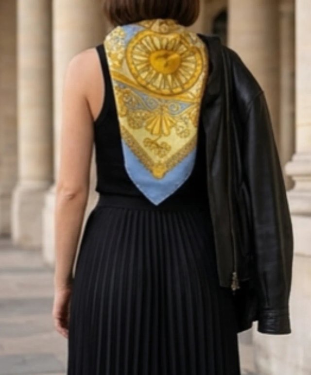 Pañuelo De Seda Sarga (Foulard) Gianni Versace.