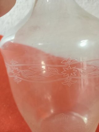 Caraffa bottiglia  in vetro molato del '900