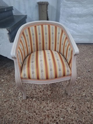 Butaca tapizada estilo clásico