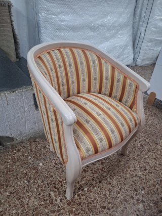 Butaca tapizada estilo clásico