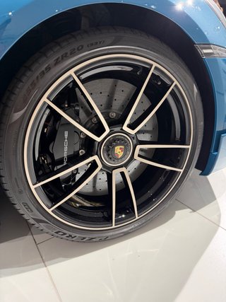 Llanta Porsche 255/35 ZR20