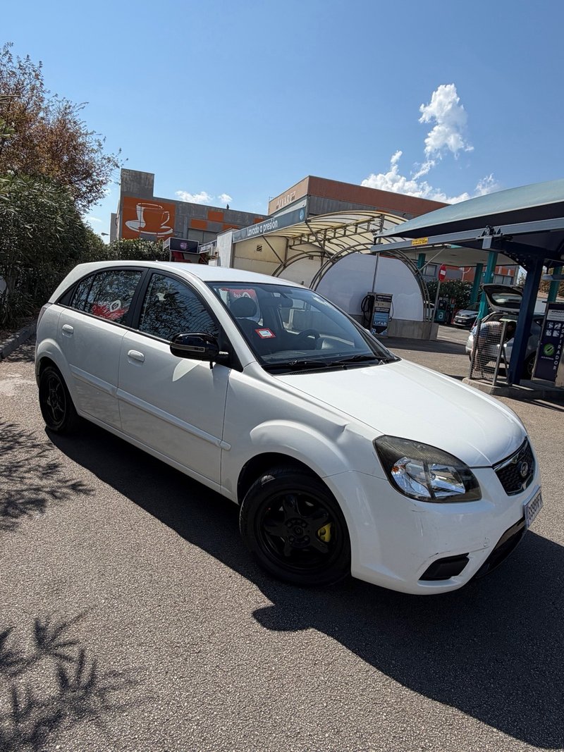 Kia rio 1.4 Gasolina - foto 1