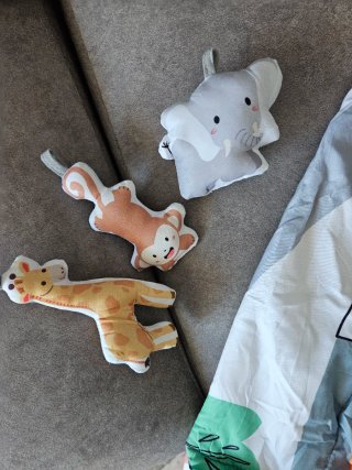 Gimnasio para bebé con peluches