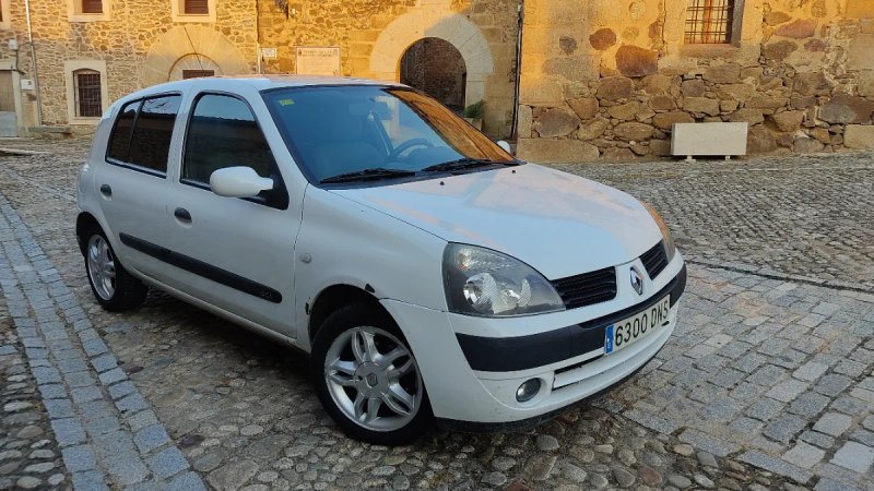 Renault Clio 2005 - foto 1