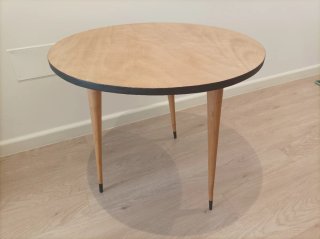 Mesa auxiliar nórdica Mid Century