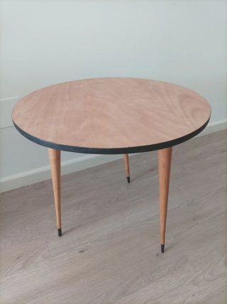 Mesa auxiliar nórdica Mid Century