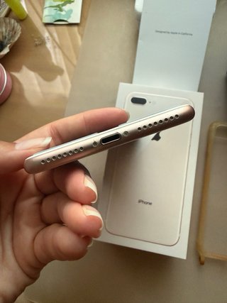 iPhone 8 Plus + 4 fundas de regalo