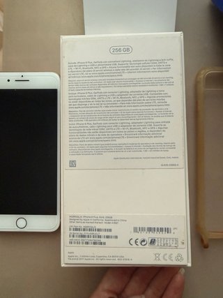 iPhone 8 Plus + 4 fundas de regalo