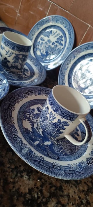 Vajilla Inglesa Churchill Azul y Blanca