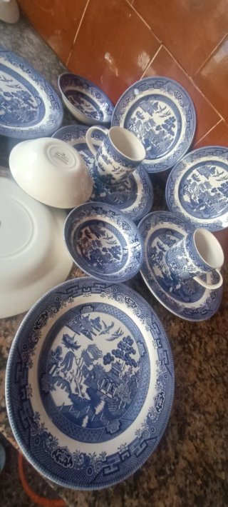 Vajilla Inglesa Churchill Azul y Blanca