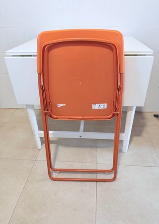 3 Sillas Plegables Metálicas y Plástico