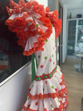 134 Vestido de gitana con lunares