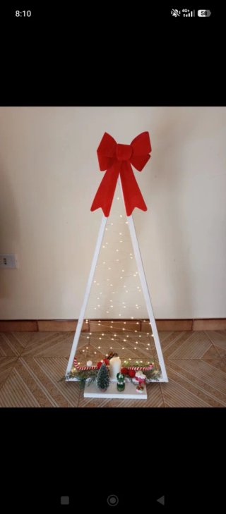 Albero di Natale in Legno Decorato