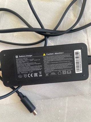 Cargador Patinete Eléctrico Xiaomi