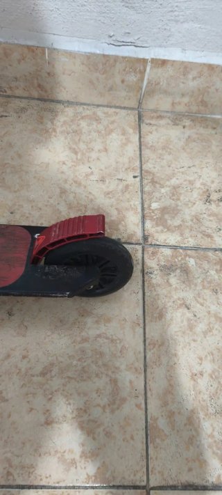 2 Patinetes Plegables Rojos