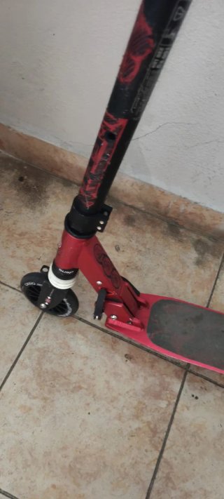 2 Patinetes Plegables Rojos