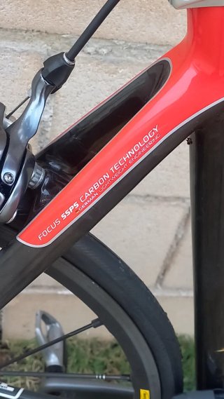 Bicicleta de carretera Focus