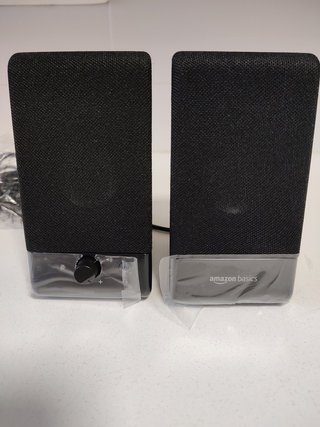 Altavoces Amazon Basics USB Negros
