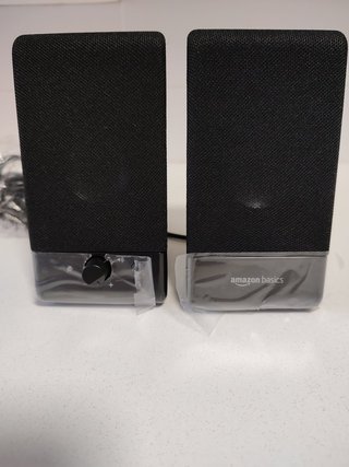 Altavoces Amazon Basics USB Negros