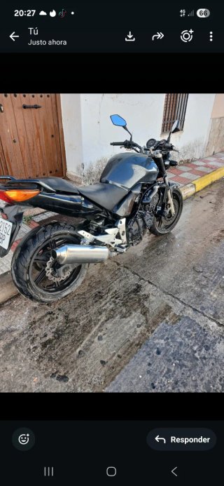 Moto Naked Negra