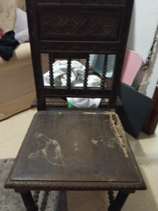 Sillas antiguas de madera (17-19)