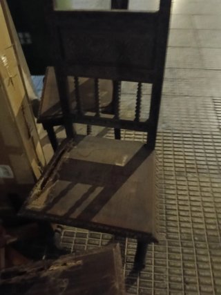 Sillas antiguas de madera (17-19)