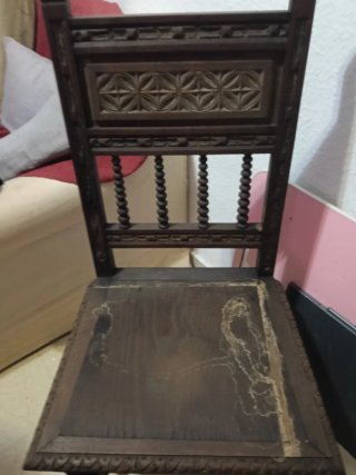 Sillas antiguas de madera (17-19)
