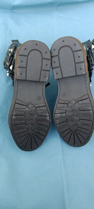 Botas Alma en Pena negras y plateadas